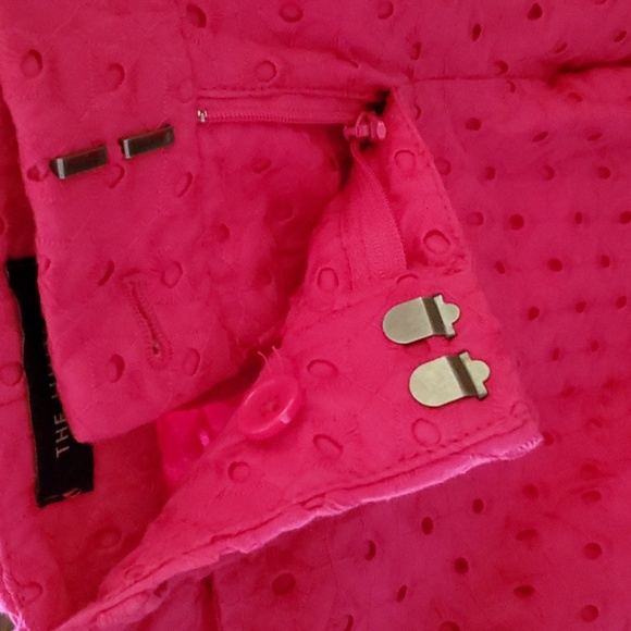 Shorts - Picture 3 of 6